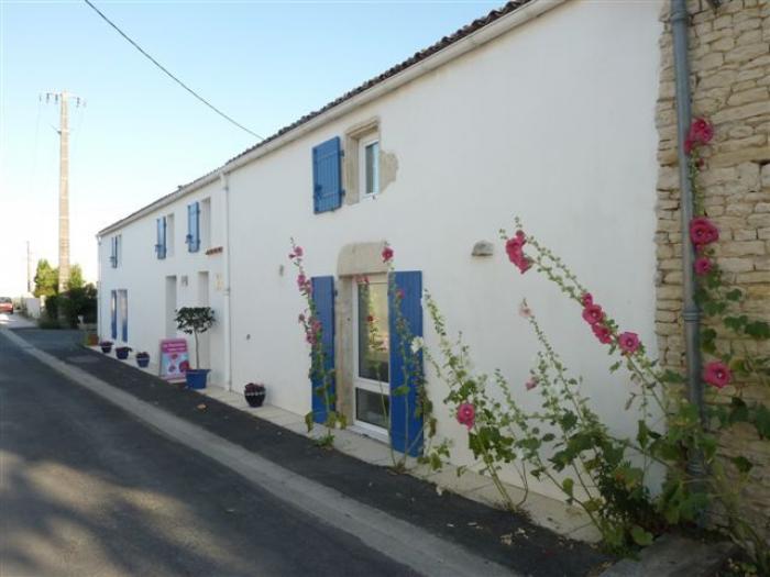 gites-les-bleuets-les-coquelicots-les-passeroses verines gites-les-bleuets-les-coquelicots-les-passeroses verines