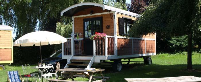 Roulotte Gîte avec cuisine 5 personnes 18m² + 3m² terrasse