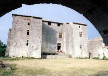 le-chateau-d-avezan