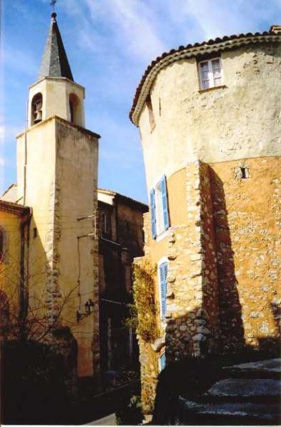 decouvrir-les-remparts-et-les-portes-a-bargemon