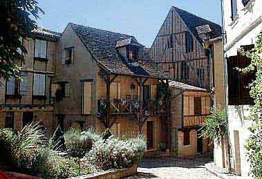 visite-du-patrimoine-architectural-de-bergerac