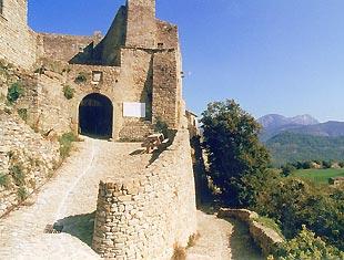 visite-du-village-perche-du-poet-celard