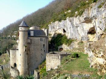 larroque-toirac-ensemble-d-habitat-troglodytique