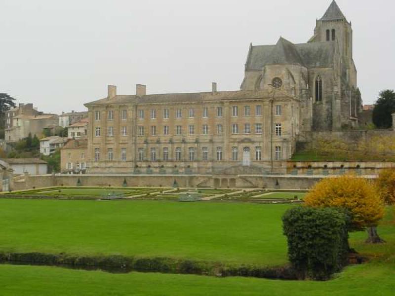 l-abbaye-royale l-abbaye-royale