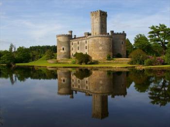 visite-du-chateau-et-son-musee-benoit-xiii