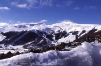 super-besse-magnifique-panorama-du-puy-de-la-perdrix