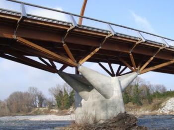 decouvrir-le-plus-long-pont-en-bois-de-france