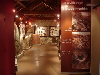 le-circuit-les-statues-menhirs-et-les-dolmens-de-lacaune