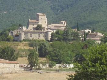 montbrun-les-bains-bien-etre-au-coeur-d-un-des-plus-beaux-villa