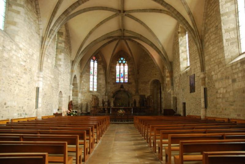 l-abbatiale-saint-cesaire