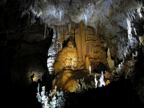 Jours 3 : Grottes de Clamousse <