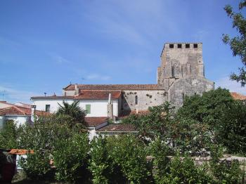 l-eglise-fortifiee-de-mornac