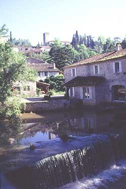 poudenas-village-de-caractere