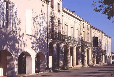 decouverte-du-village-pittoresque-terre-d-albret