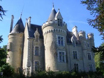 mazerolles-le-canton-de-lussac-les-chateaux