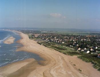 decouvrez-la-baie-de-merville-franceville-plage