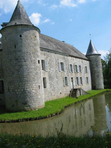 la-cour-des-pres la-cour-des-pres