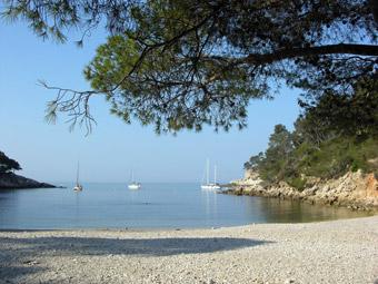 la-calanque-du-port-d-alon