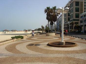 les-promenades-pietonnes-en-bord-de-mer