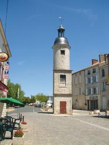 tour-de-l-horloge tour-de-l-horloge