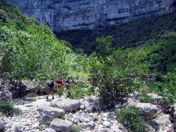 depuis-le-camping-du-pont-d-arc-jusqu-au-bivouac-de-gournier depuis-le-camping-du-pont-d-arc-jusqu-au-bivouac-de-gournier