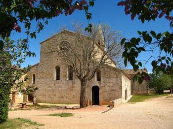 l-abbaye-de-saint-louis-du-temple